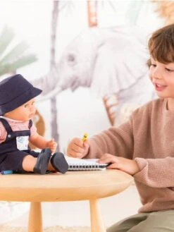 Poupée Augustin Petit Artiste - COROLLE Bleu Marine - Corolle -Produits Pour Bébé poupee augustin petit artiste corolle 4