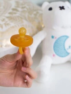 Sucette à Bout Rond Tout Latex 6 Mois+ SUAVINEX Naturel - Suavinex -Produits Pour Bébé sucette a bout rond tout latex 6 mois suavinex 3